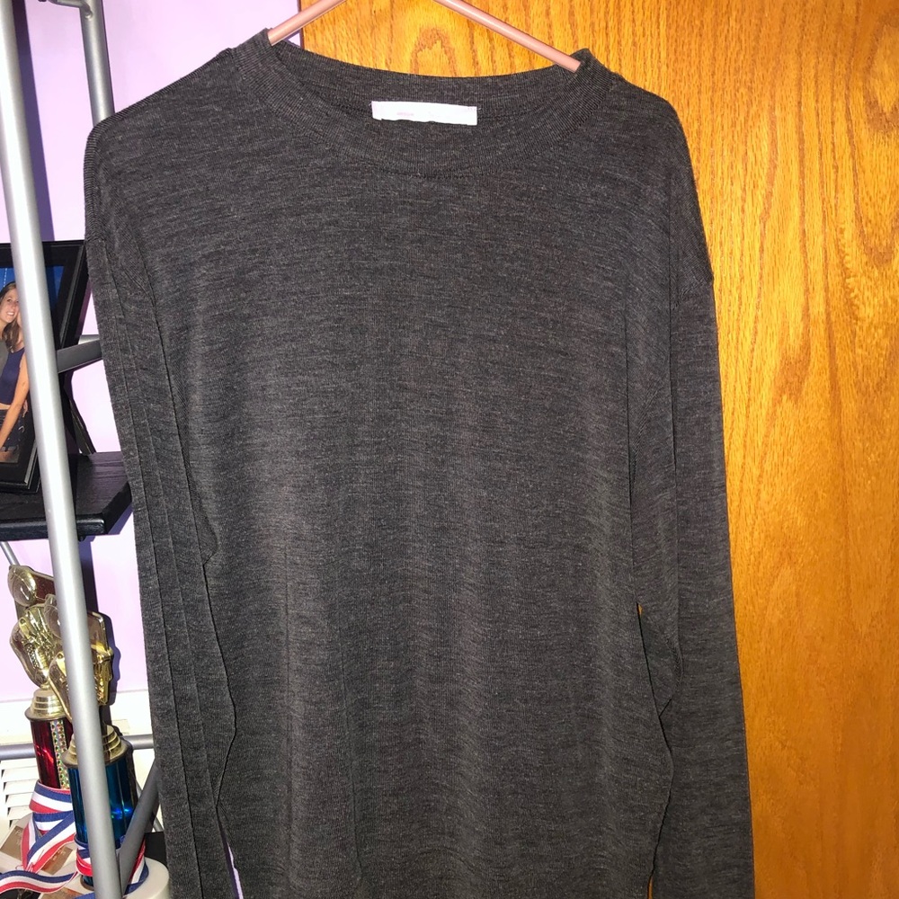 Gray long sleeved sweater